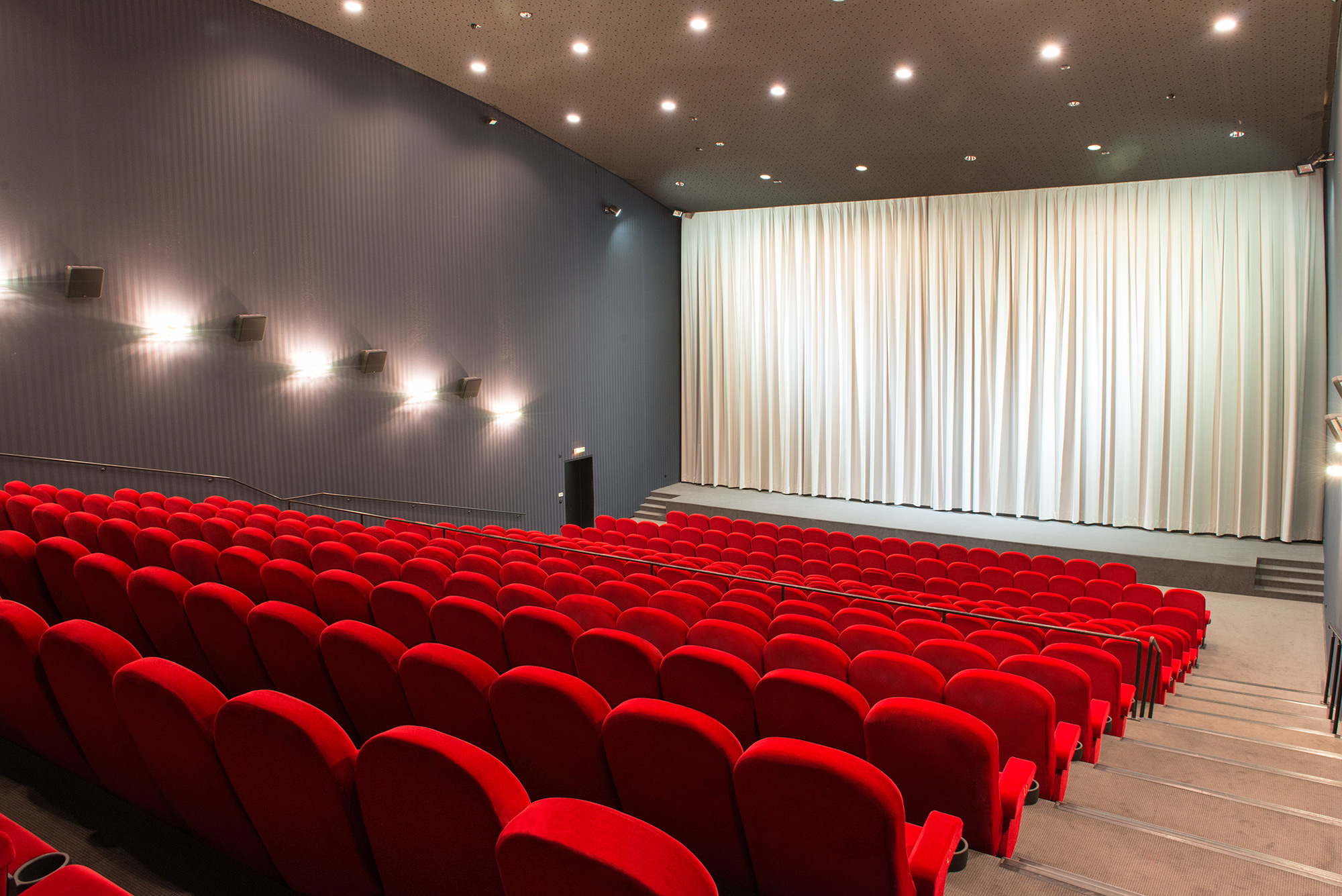 Kino 3 mit 309 Plätzen, 100 qm großer Leinwand und Soundqualität nach THX-Norm